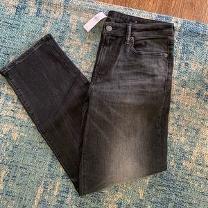 American Eagle Next Level Flex NWT.   US 33 X 32